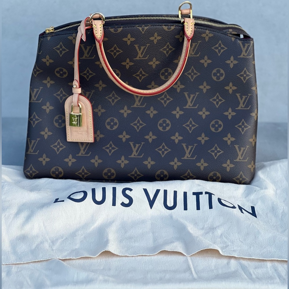 LOUIS VUITTON - Grand Palais MM Monogram